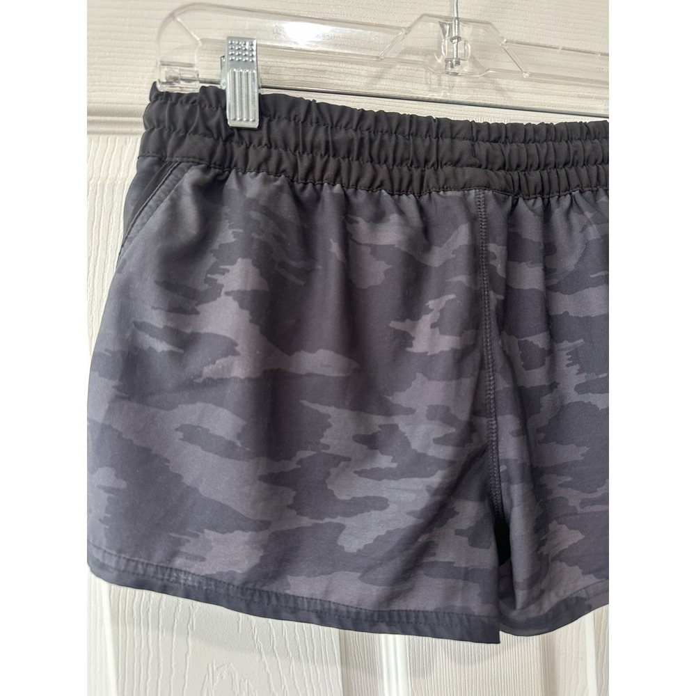 Vuori Clementine Short 2.5" Black Gray Camo Small Lined - Picture 5 of 8